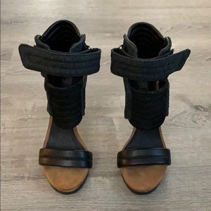 Mia Limited Edition Black Sandal Size 7.5